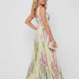 Sukienka Midi Bez Rękawów z Satyny z Kwadratowym Dekoltem i Eleganckimi Faldami
