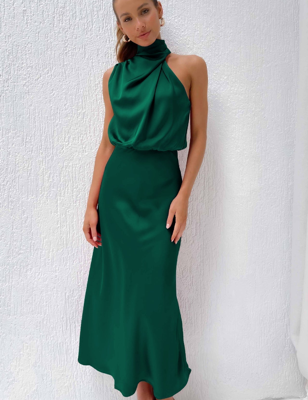 Tyra | Elegancka wieczorowa sukienka z dekoltem halter